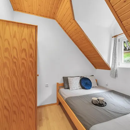 Modern Na Zlatniku Apartment *